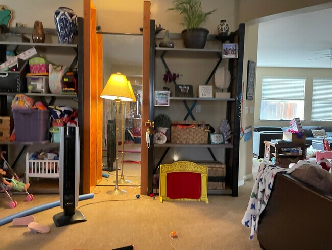 Foto del edificio - 9454 California Oak Cir