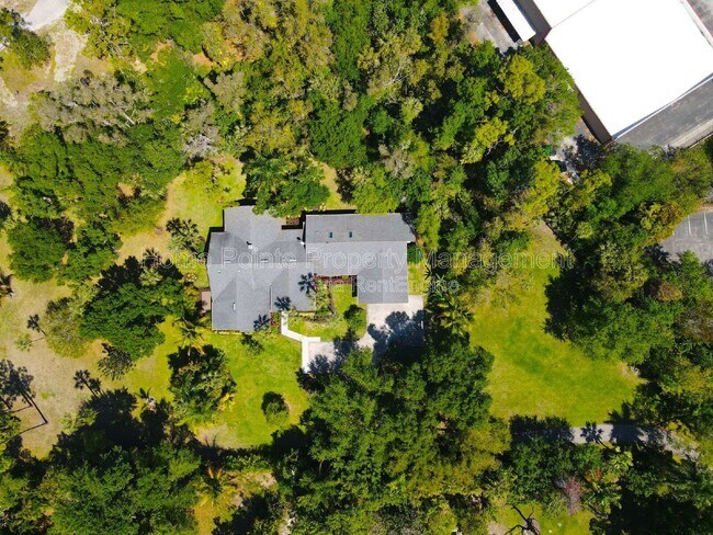 Foto del edificio - 6840 Hendry Creek Dr