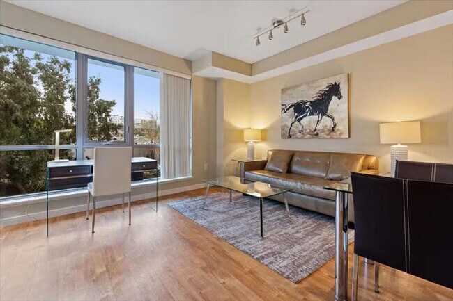 Foto del edificio - 77 N Almaden Ave