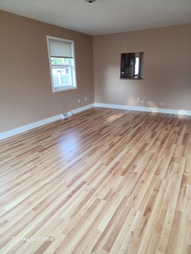 Front Room cont'd - 54 Fairway Ct