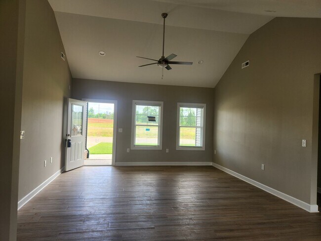 Foto del edificio - Brand new 3BR 2BA home in Royal Troon Subd...