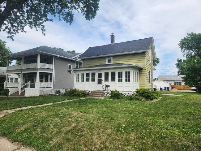 Building Photo - 3 bed Davenport house