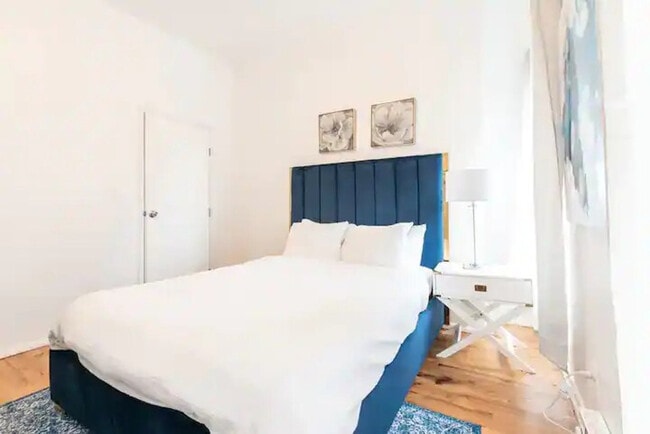 Foto del edificio - 415 W 37th St