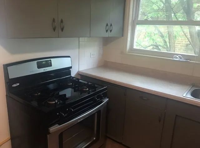 Foto del edificio - 9138 Keating Ave