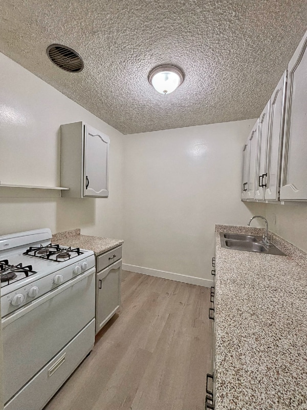 Photo - 219 S Lillie Ave Apartment