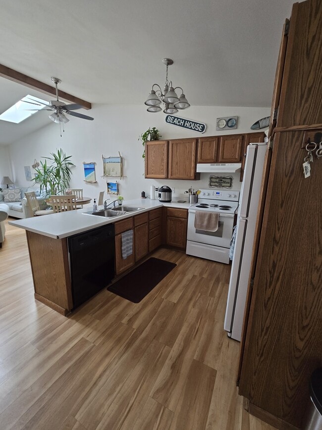 Building Photo - 185 White Tail Dr
