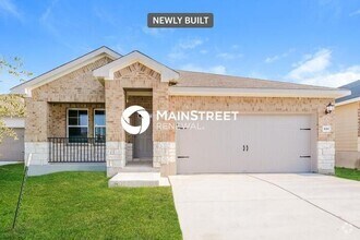 Building Photo - 1018 Round Bale Rd