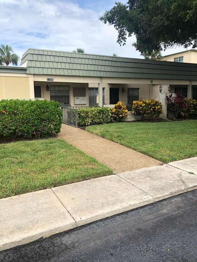 11710 Park Blvd Unit M102, Seminole, FL 33772 Condo for Rent in Seminole, FL