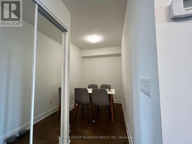 Building Photo - 5 Mabelle Ave