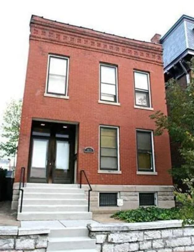 Entrance, door on left - 1425 S 10th St