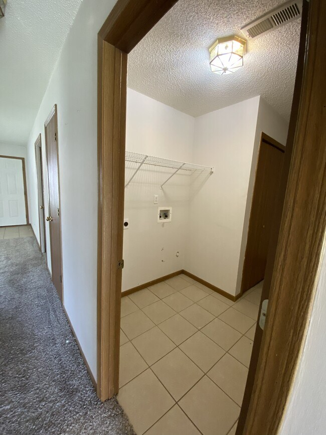 Foto del edificio - 907 NW Willow Dr