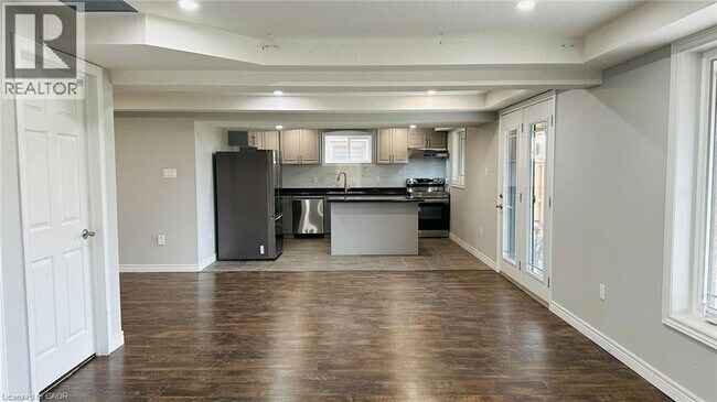 Building Photo - 373 Rivertrail Ave