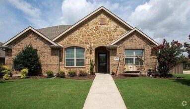 Building Photo - 1112 Colonial Dr