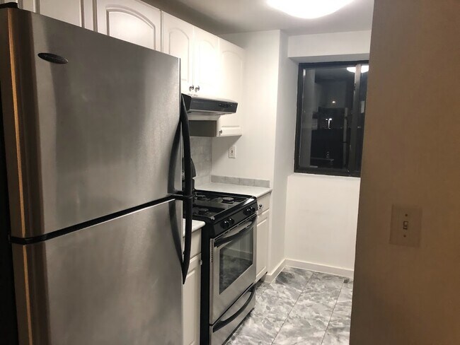Building Photo - 15 N Beacon St