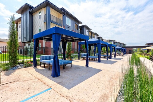 Building Photo - Trailwinds