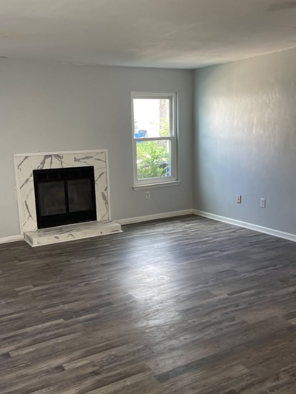 Building Photo - 1375 Longlac Rd