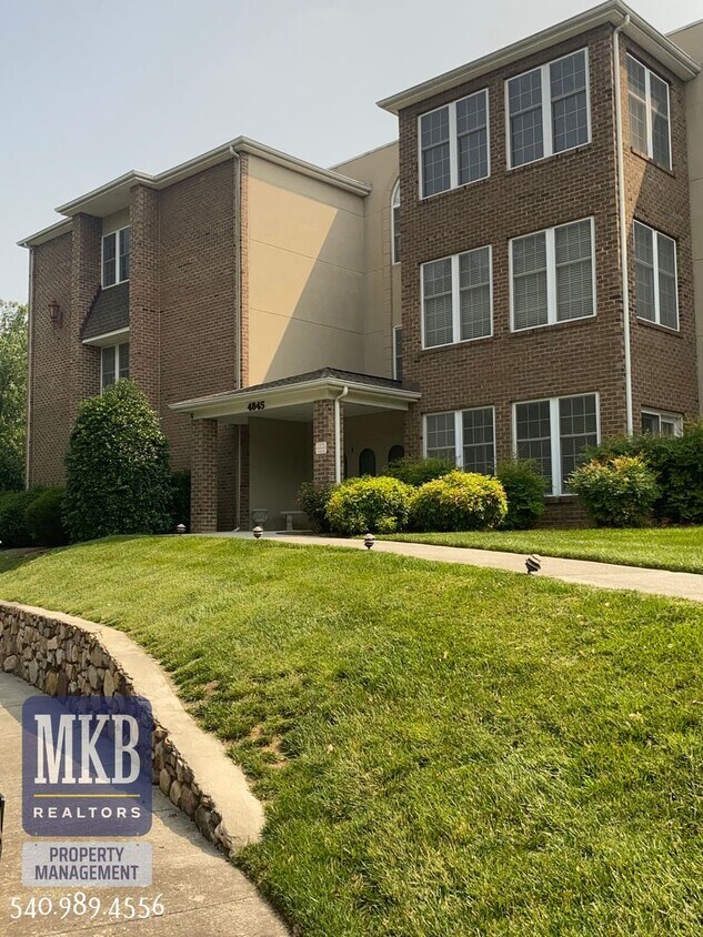 Primary Photo - 2 Bedroom 2 Bath Condo at Glen Ivy Subdivi...