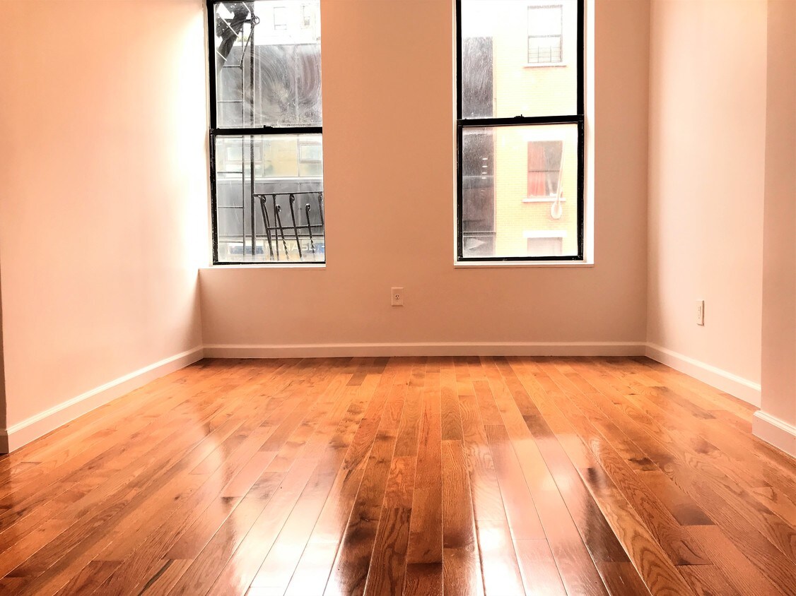 Primary Photo - 81 Mott St