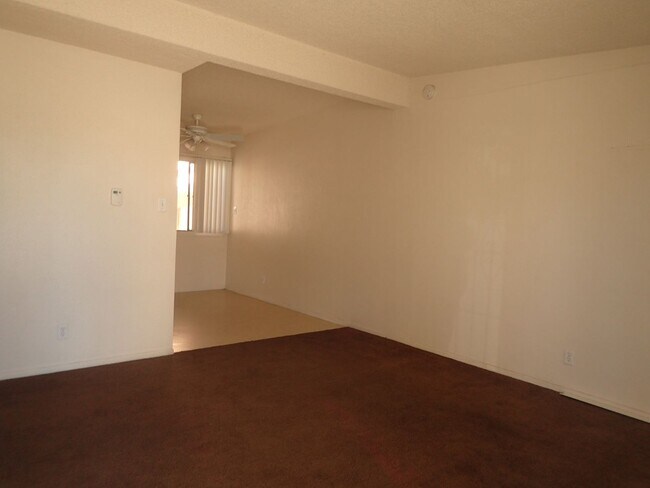 Foto del edificio - 2 bedroom with garage