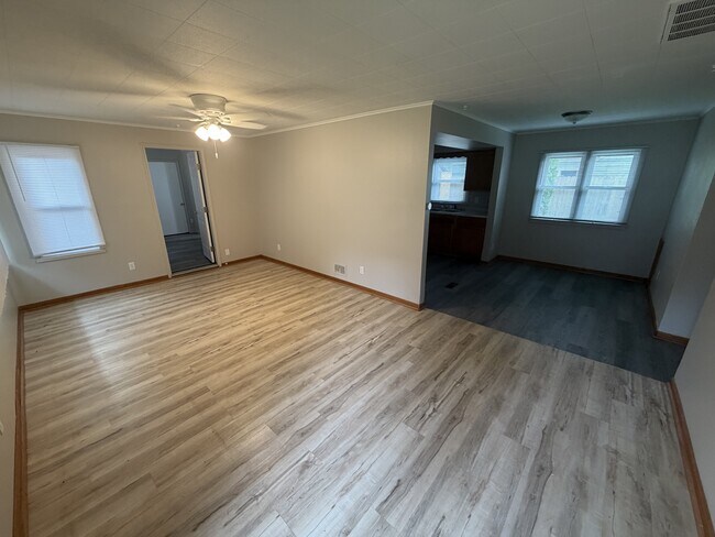 Foto del edificio - 508 E Buckner St