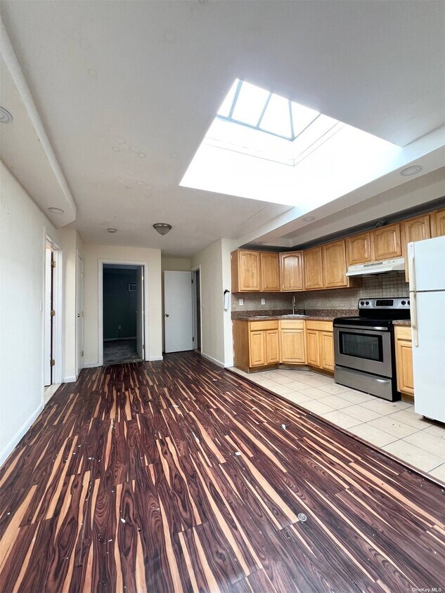 8718 Liberty Ave, Queens, NY 11417 Room for Rent in Queens, NY