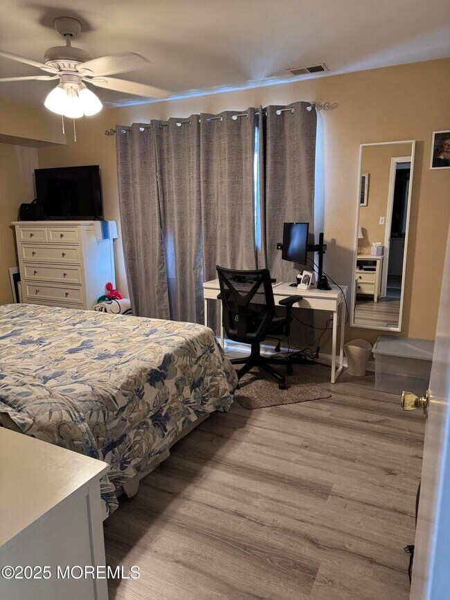 Foto del edificio - 206 Brinley Ave