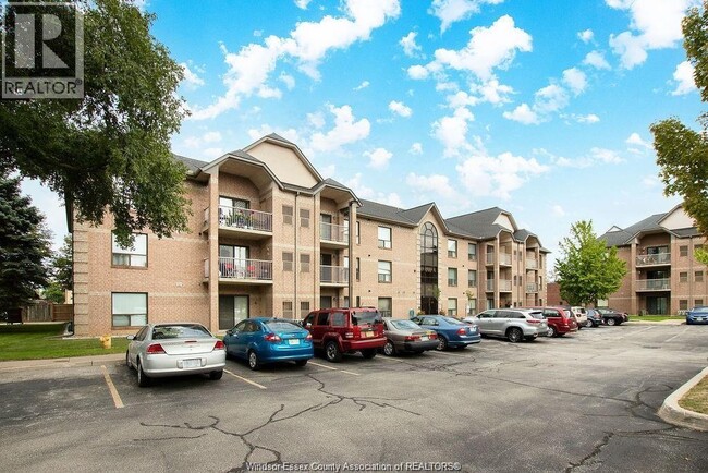 Building Photo - 401 Grand Marais Rd W