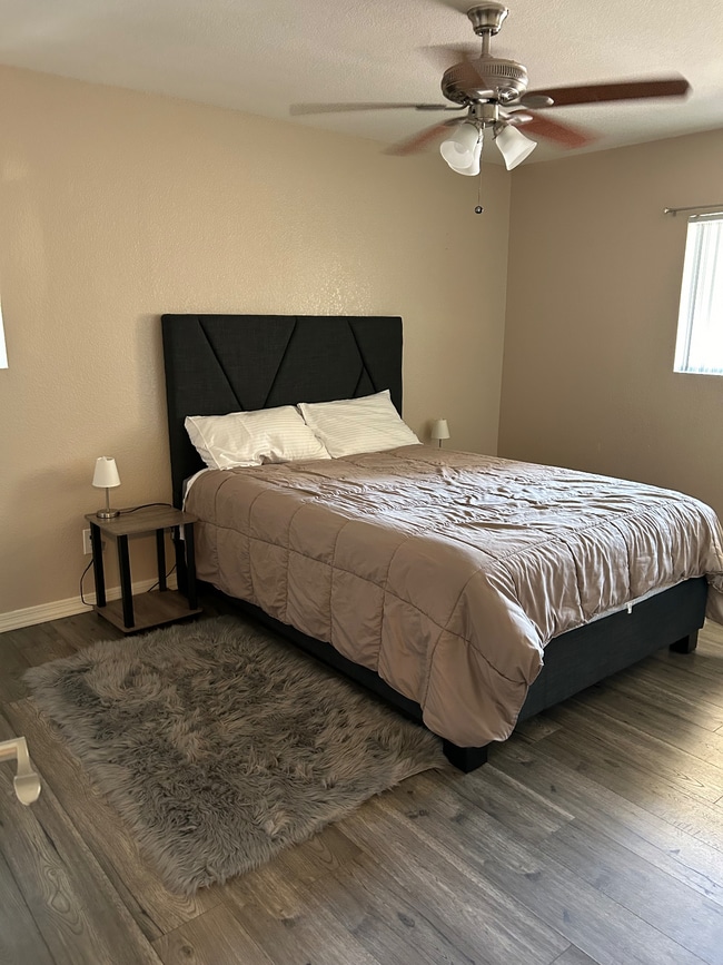 Building Photo - 1331 W Baseline Rd