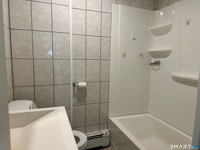 Building Photo - 210 Bouley Ave