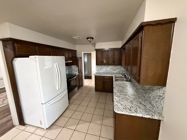 Foto del edificio - 814 SW 25th St