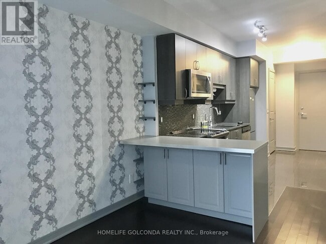 Building Photo - 9201 Yonge St