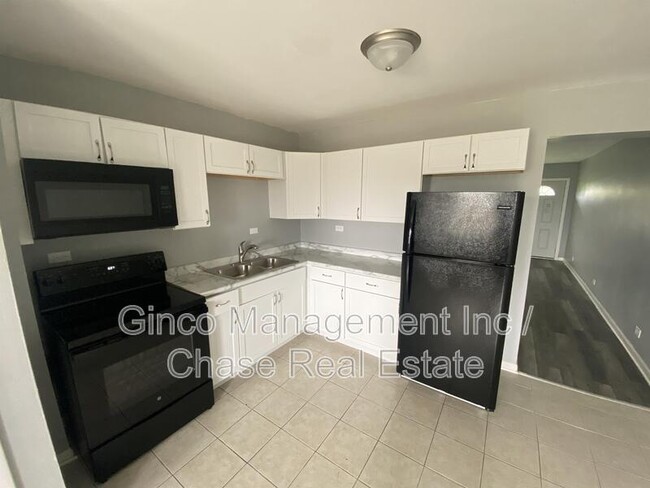 Building Photo - 29837 IL-50