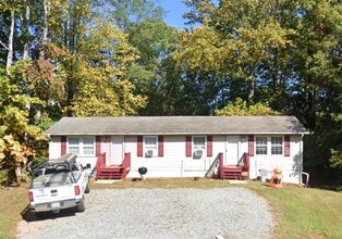 Building Photo - 147 Dana Dr
