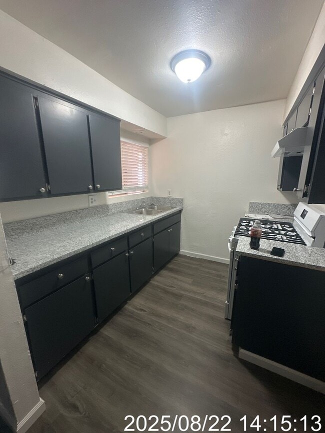 Building Photo - 905 Karma Ct