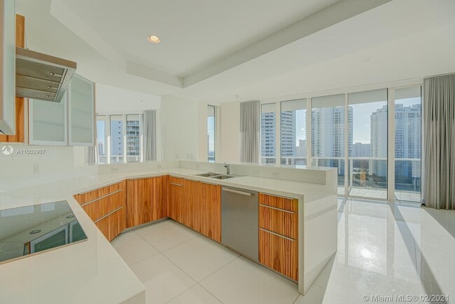Building Photo - 4100 Island Blvd