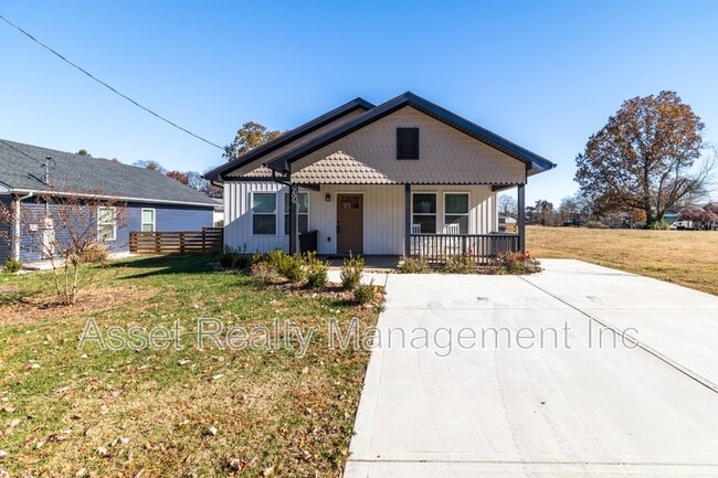 Building Photo - 205 Kingwood Rd