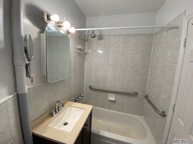 Building Photo - 13 W 106th St
