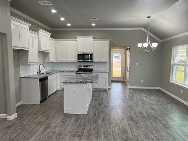 Building Photo - 1303 Oleander Dr