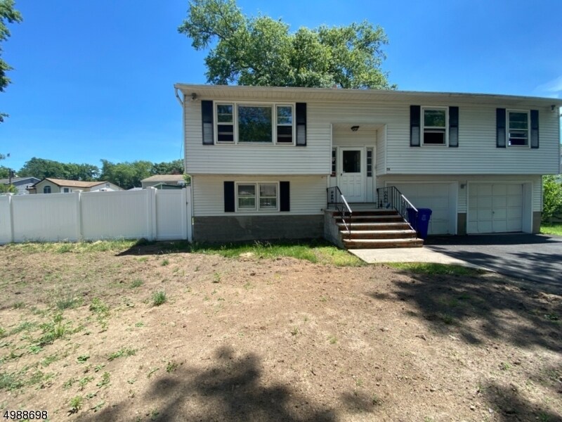 2 Denora Dr, Totowa, NJ 07512 Room for Rent in Totowa, NJ