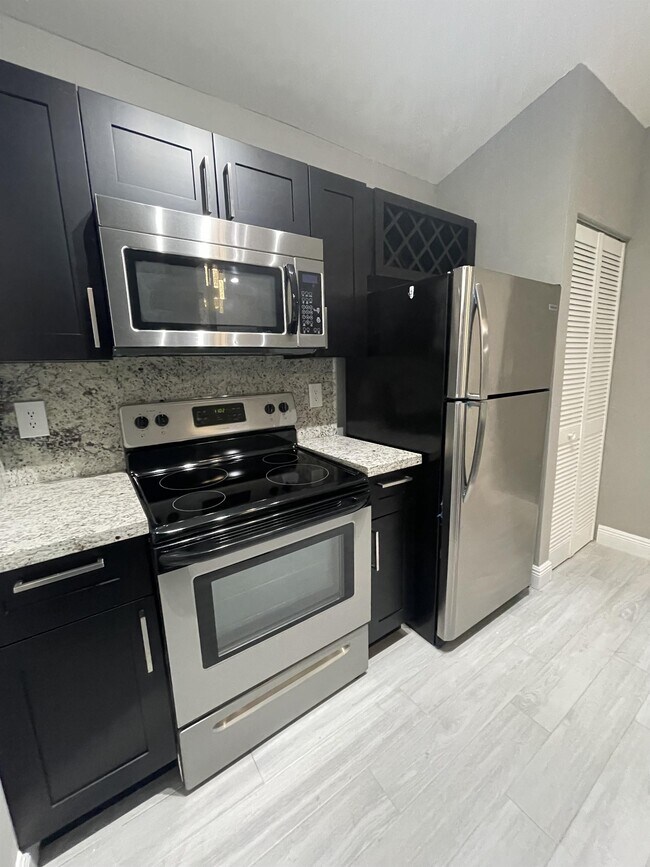 Foto del edificio - 2820 N Oakland Forest Dr