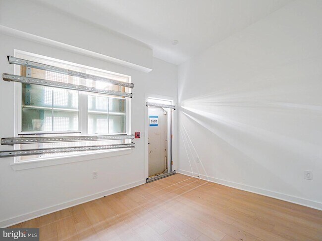 Foto del edificio - 2403 W Thompson St