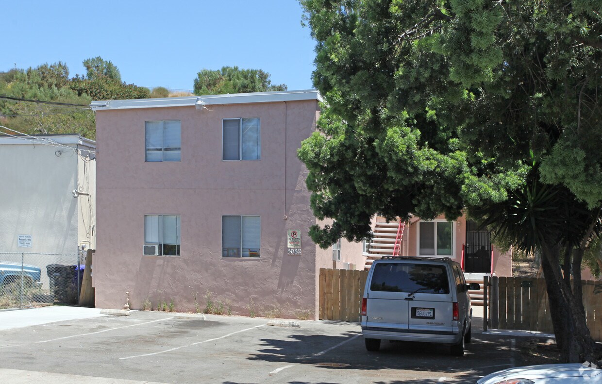 Primary Photo - 5082 Auburn Dr