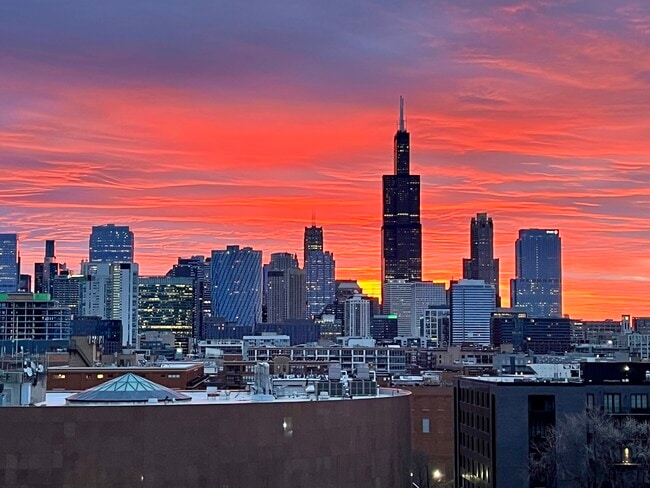 Sunrise view from all windows - 6 S Laflin St Apartment