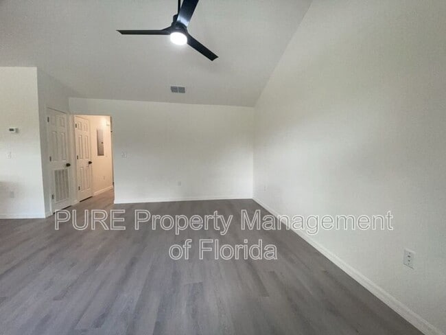 Building Photo - 6070 SW 137th Loop