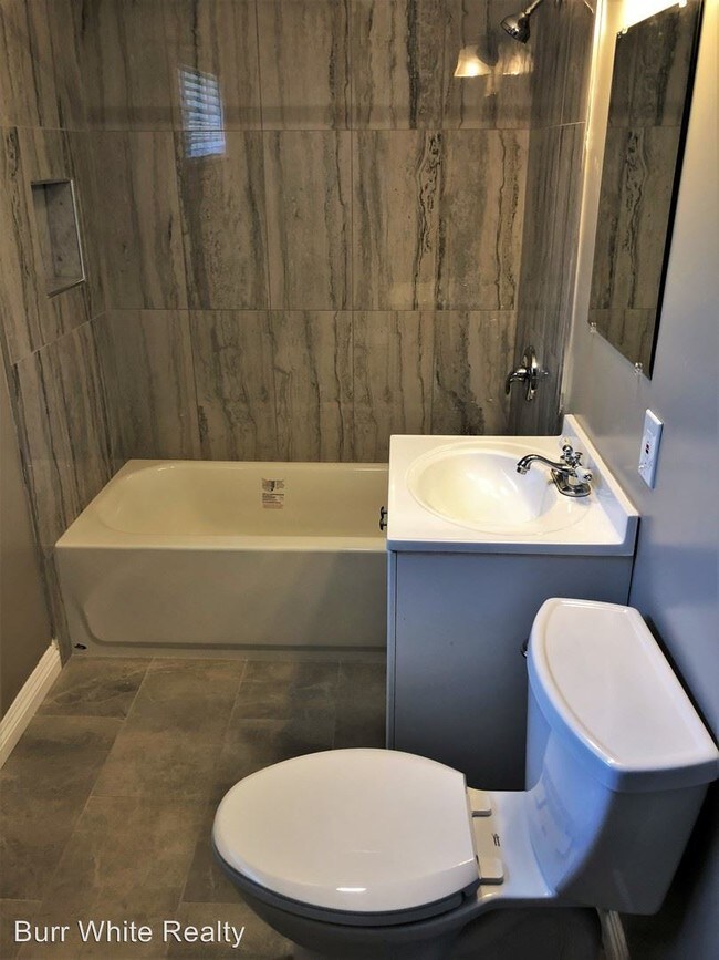 Foto del edificio - 3 br, 1 bath House - 14172 Olive Street