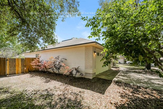 Foto del edificio - 13973 Crestwick Dr W