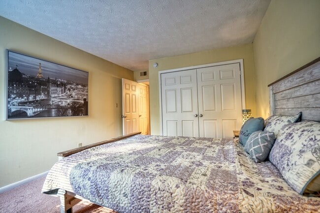 Interior Photo - Oak Creek Apartments