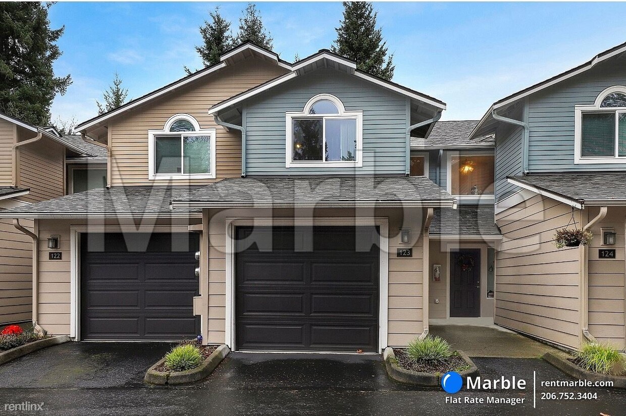 Primary Photo - 2 br, 2.5 bath Townhome - 4336 W Lake Samm...