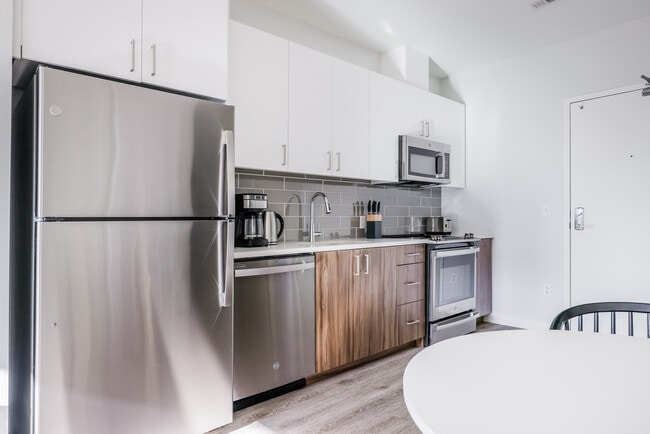 Building Photo - 485 Foley St