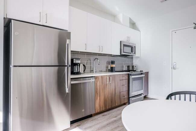 Building Photo - 485 Foley St